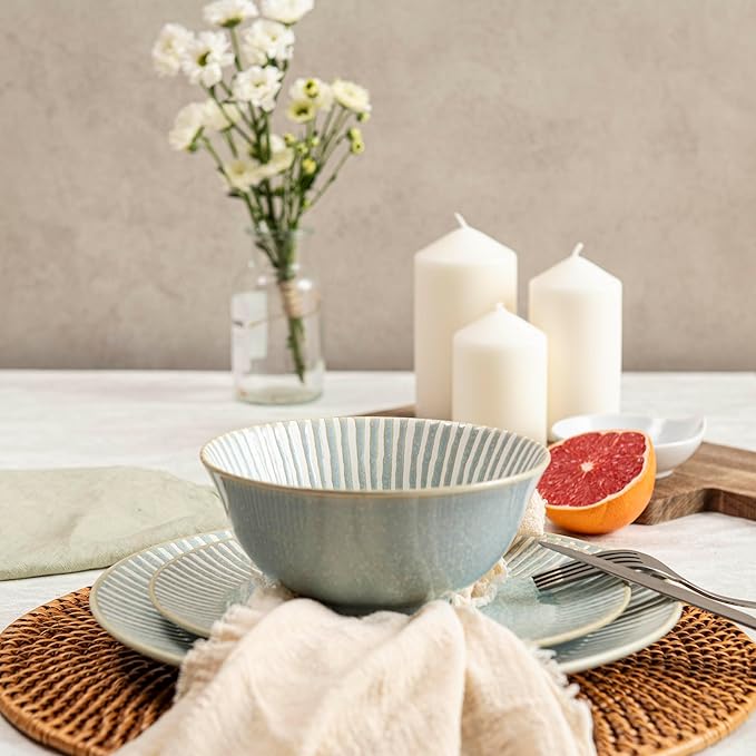 Bzyoo 12-Piece Reactive Blue Ceramic Dinnerware Set Bali Breeze Blue Elegant Table Setting for Every Occasion - Microwave &amp Dishwasher Safe Stackable