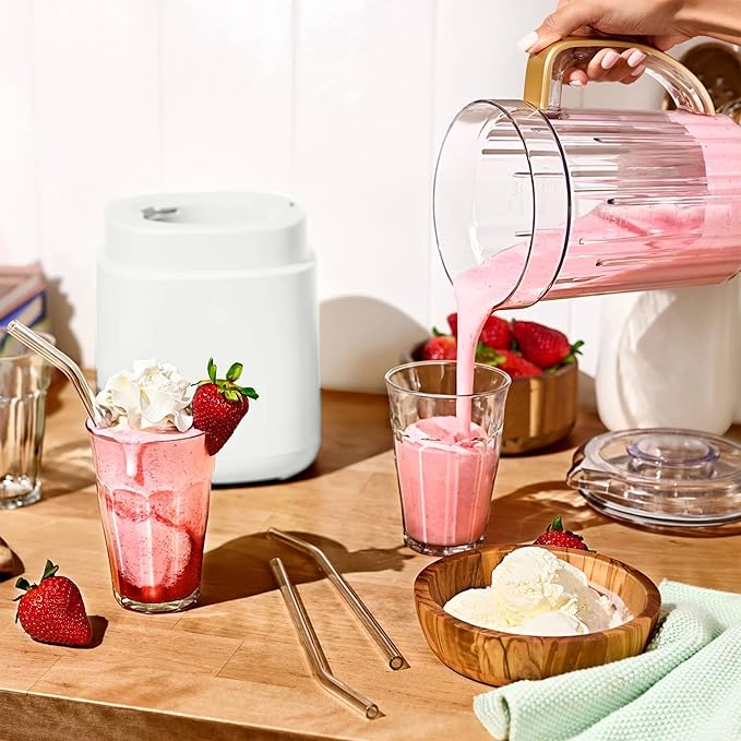 3-in-1 Kitchen Appliance System with Blender Food Processor and Personal Cup (White Icing)