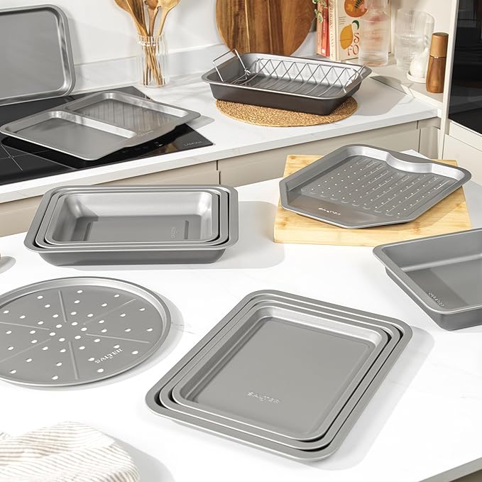 Salter Essentials 36 cm Roasting Tray – Non-Stick Coating Rectangular Roaster Dishwasher Safe Easy to Clean Made in The UK Durable Vegetable Roasting Pan Lightweight PFOA-Free BW13668