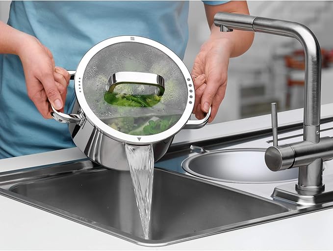 WMF cookware Ø 16 cm approx. 19l Function 4 Inside scaling lid - pour off or decant liquids without spilling to keep your dishes and cooker clean. Made in Germany hollow side handles glass lid Cromar