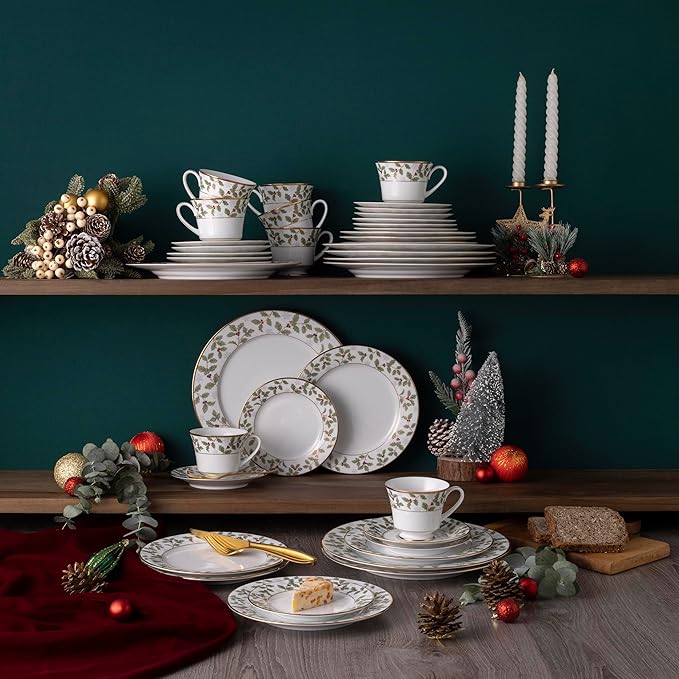 Noritake Holly and Berry - 40 piece set service for eight