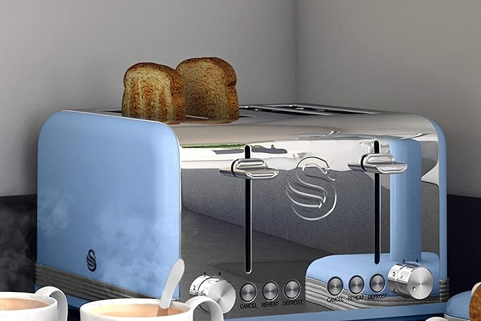 Swan 4 Slice Retro Toaster