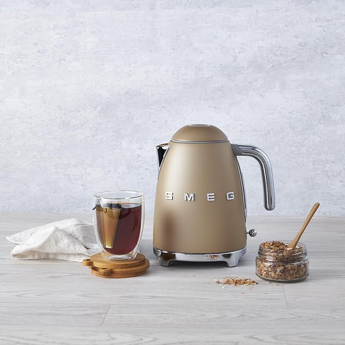 SMEG 50's Retro Style 7 Cup Electric Water Kettle with Automatic Shutoff Removable Base and Water Indicator KLF03CHMUS Matte Campagne