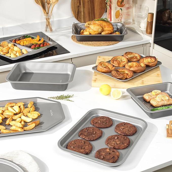 Salter Essentials 36 cm Roasting Tray – Non-Stick Coating Rectangular Roaster Dishwasher Safe Easy to Clean Made in The UK Durable Vegetable Roasting Pan Lightweight PFOA-Free BW13668