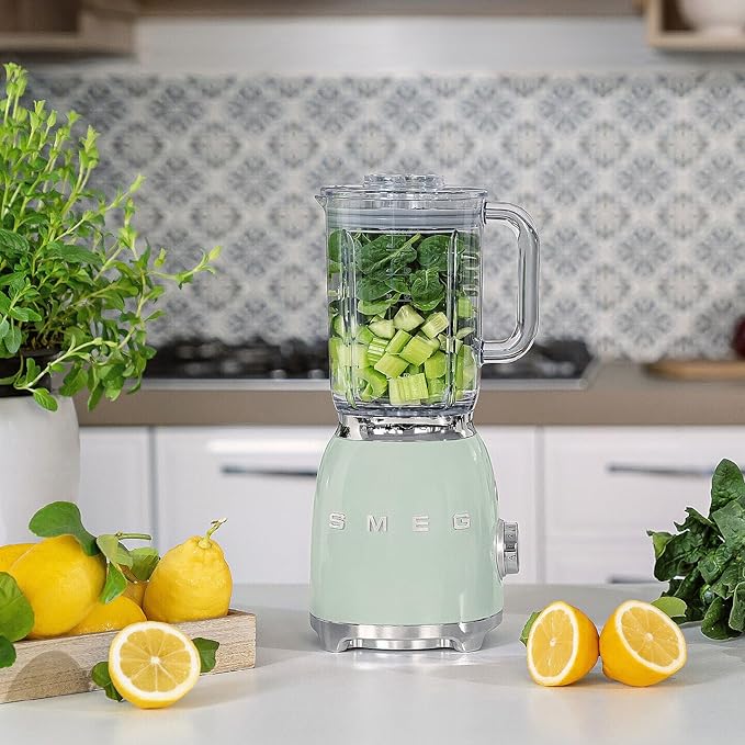 SMEG BLF03 Retro Style Blender – 600W Countertop Blender with 48 oz BPA-Free Jug 3 Speeds + Pulse Ice Crush &amp Smoothie Functions – 50s-Inspired Design-Pastel Green
