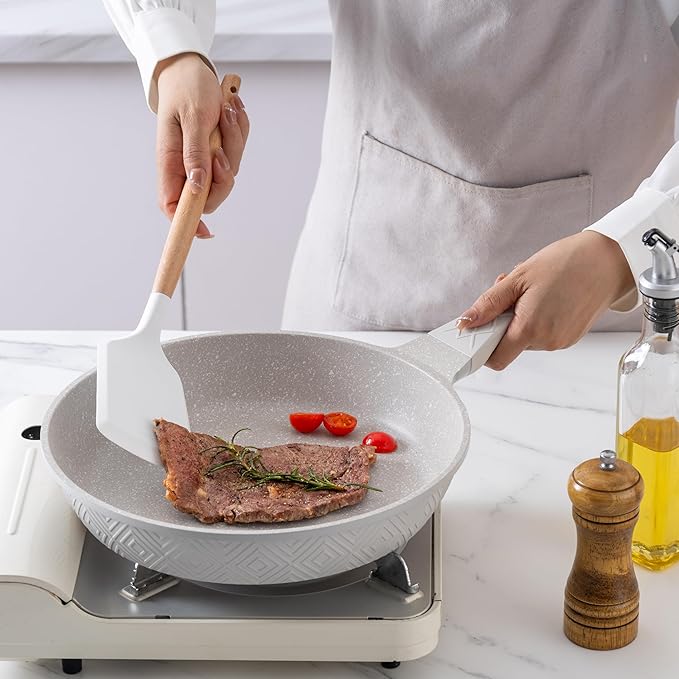 Country Kitchen Non-Stick Cast Aluminum Cookware Set - Durable Kitchen Cookware for Everyday Cooking Cream Rhombus 11 Pc.