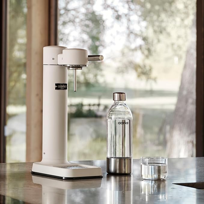 Aarke Carbonator lll with CO2 Cylinder Sparkling &amp Carbonation Water Machine Stainless Steel with PET BPA-Free Reusable Bottle Volume 1L/34 fl oz (Matte White)