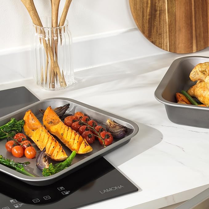 Salter Essentials 31 cm Baking Tray – Non-Stick Coating Rectangular Oven Sheet Dishwasher Safe Easy to Clean Made in The UK Durable Chip/Cookie Tray Lightweight PFOA-Free BW13665