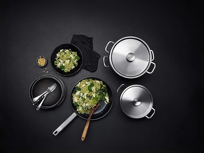 AEG A4SS Cookware Set/All Heating Types / 1 Grease Pan / 2 Pots + Lid / 1 Stainless Steel Sieve