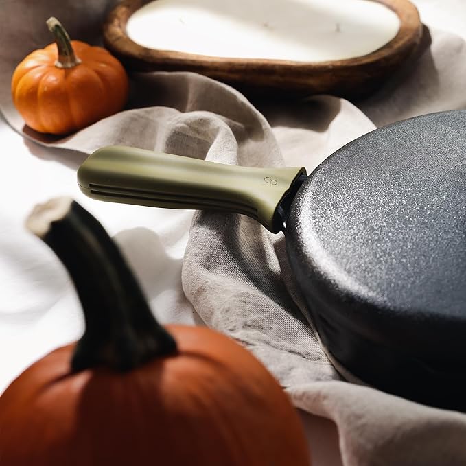 Greater Goods Thanksgiving Bundle: 10 Piece Nonstick Cookware Set 10” Cast Iron Skillet and Silicone Handle (Moss Green)