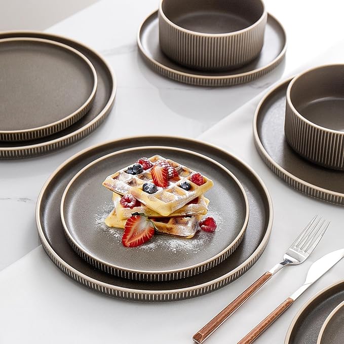 Dinnerware Set Service for 6 18-Piece Ceramic Plates and Bowls Set Chip &amp Scratch Resistant Microwave and Dishwasher Safe Modern Minimalist Tableware for Everyday Use Matte Green