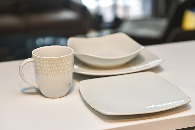 Red Vanilla White Rice 16-Piece Dinnerware Set