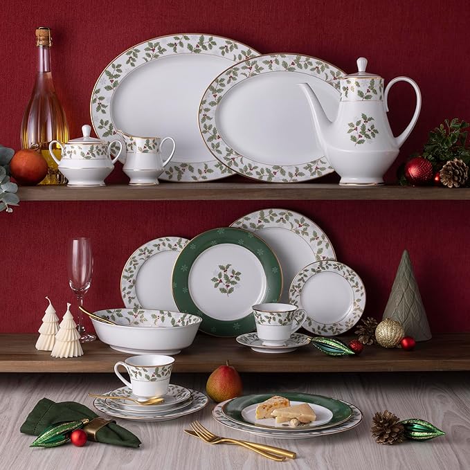 Noritake Holly &amp Berry Gold Place Setting Large 5-Piece