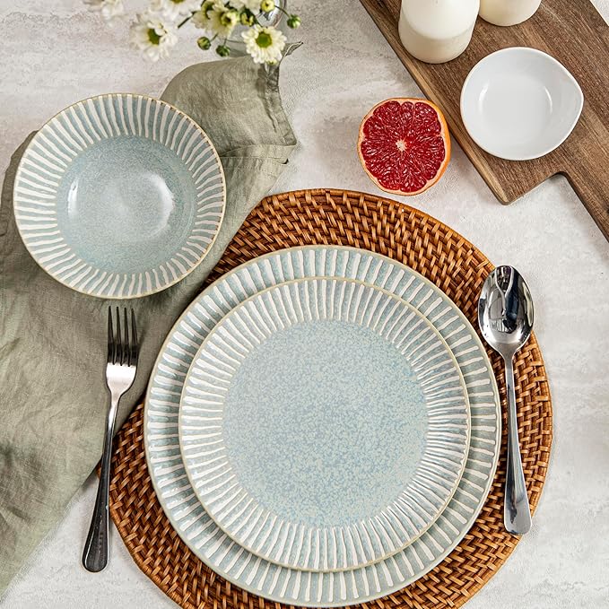 Bzyoo 12-Piece Reactive Blue Ceramic Dinnerware Set Bali Breeze Blue Elegant Table Setting for Every Occasion - Microwave &amp Dishwasher Safe Stackable