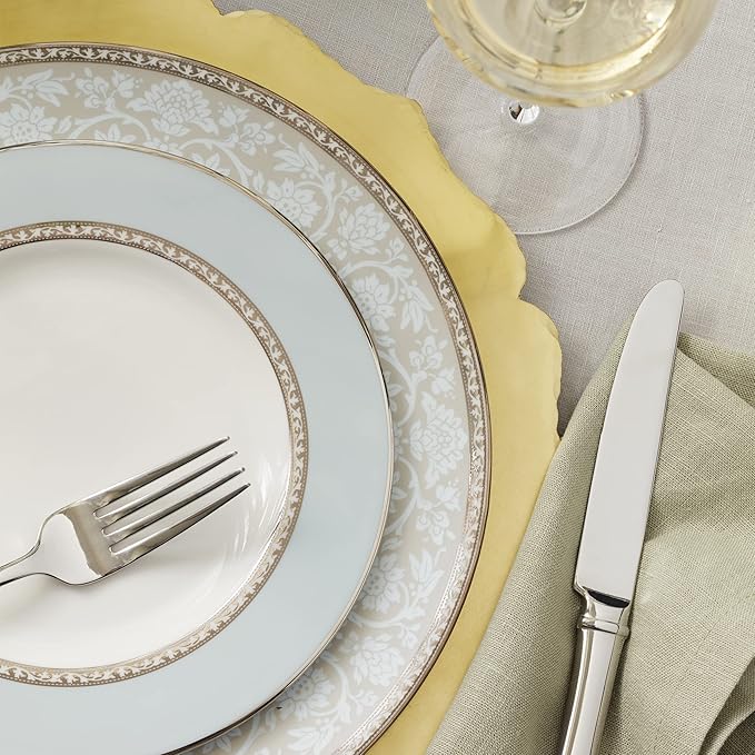 Lenox Dinnerware Set Westmore 5-Piece Place Setting Set Service for 1 Bone China Dinnerware Dishwasher And Microwave Safe Plate Saucer and Teacup Kitchen and Dining (White/Blue 5 Piece)